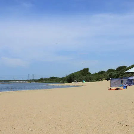 Beach&bos 4* אוסטבורנה